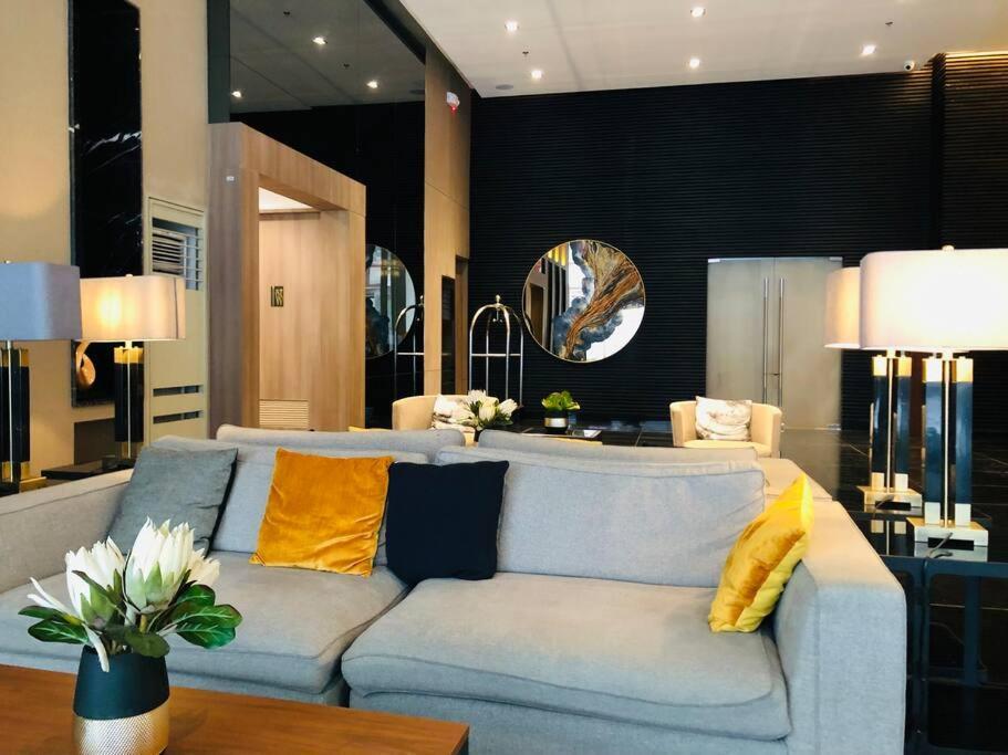 Air Residence 1Br With Balcony Free Netflix And Disney Plus Manila Exteriör bild