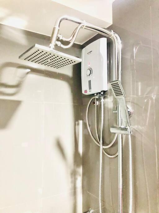 Air Residence 1Br With Balcony Free Netflix And Disney Plus Manila Exteriör bild